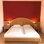 Semiramis Business
