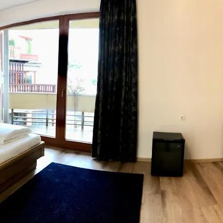 Semiramis Business 4* Ζολνοκ