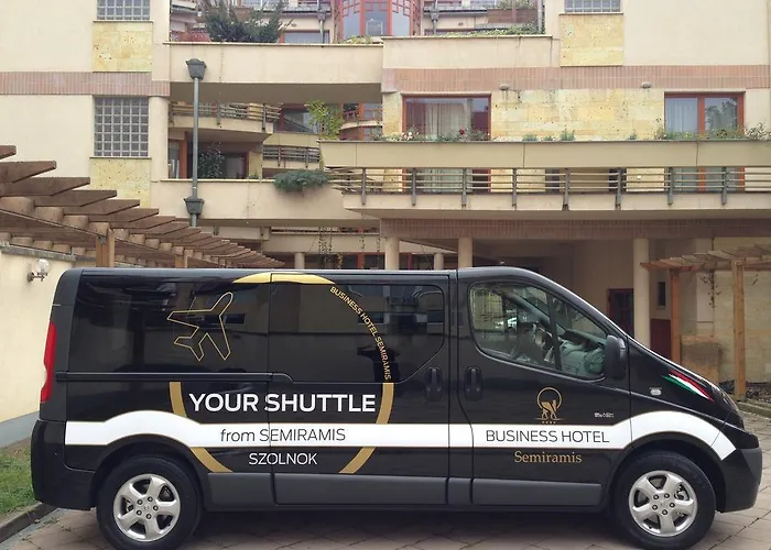 Hotel Semiramis Business 4*