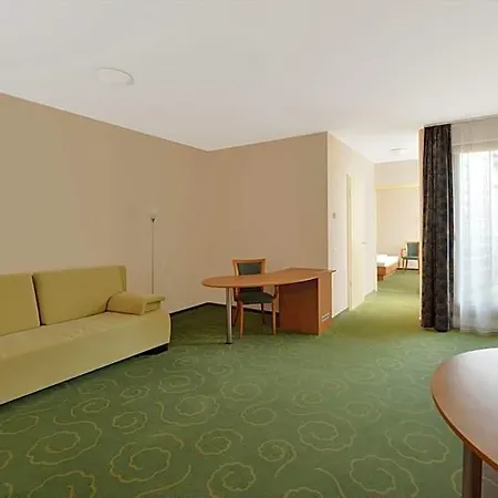 Semiramis Business Hotel 4*