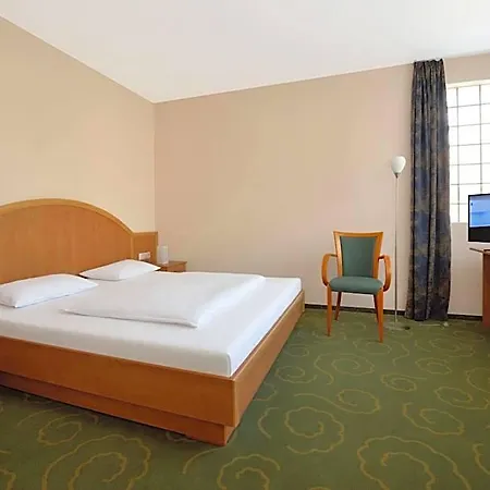 Hotel Semiramis Business 4*