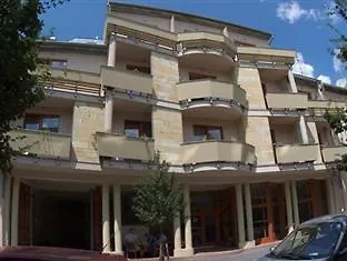 Semiramis Business 4*