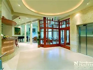 Ξενοδοχείο Semiramis Business Ζολνοκ