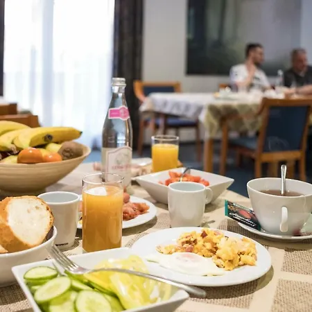 Semiramis Business فندق